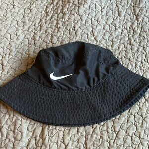 Nike Kids Black Bucket Hat SPF 40